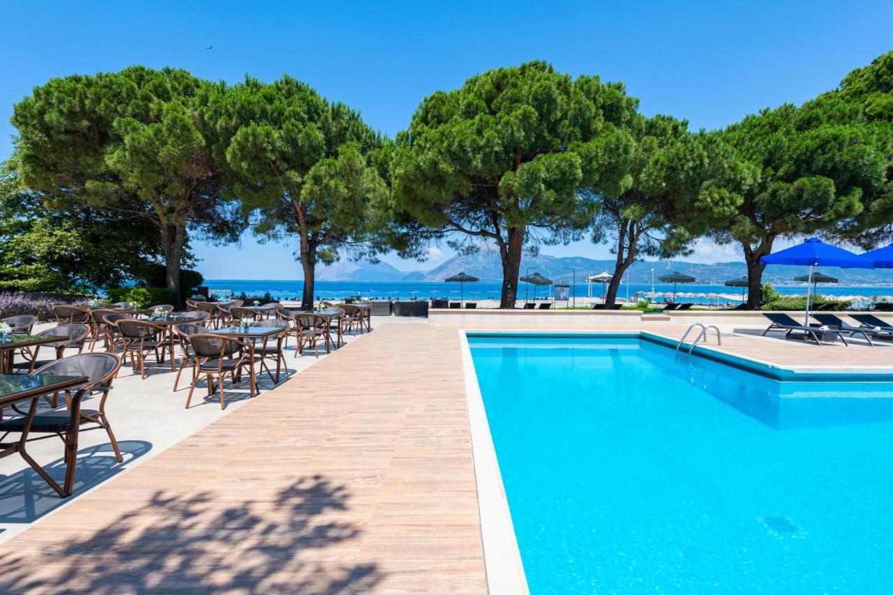Porto Rio Hotel Патра Екстериор снимка